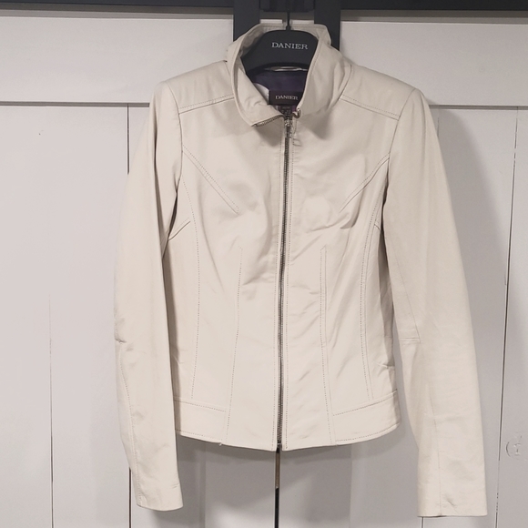 Danier white leather coat - Picture 1 of 14